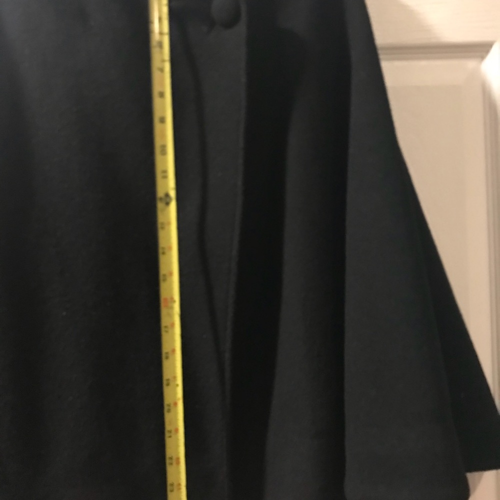 Beautiful cape /jacket - Picture 6 of 7